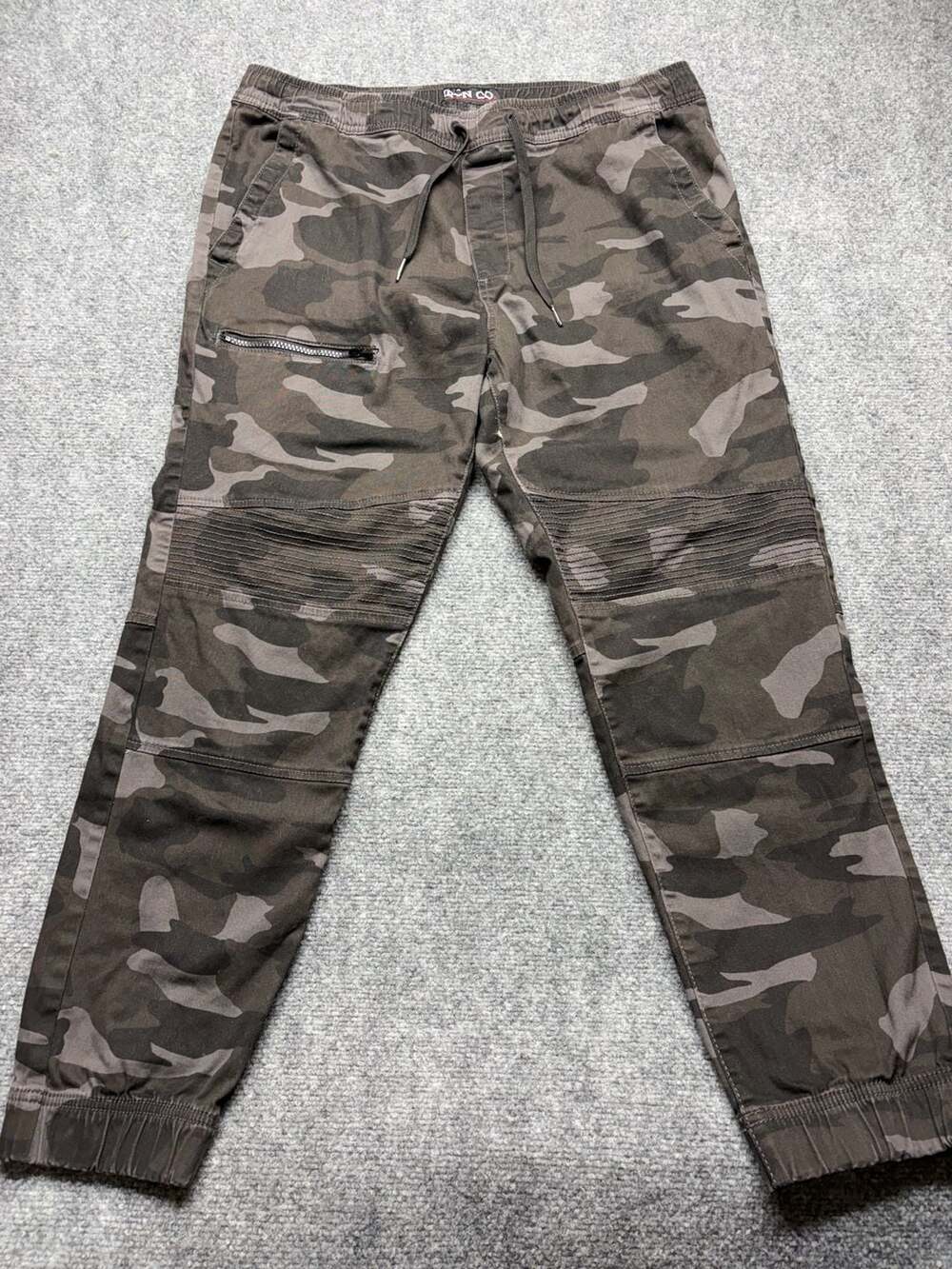 Iron Co Mens Camouflage Jogger Pants Size large Camo Cargo Athletic Casual comfy
